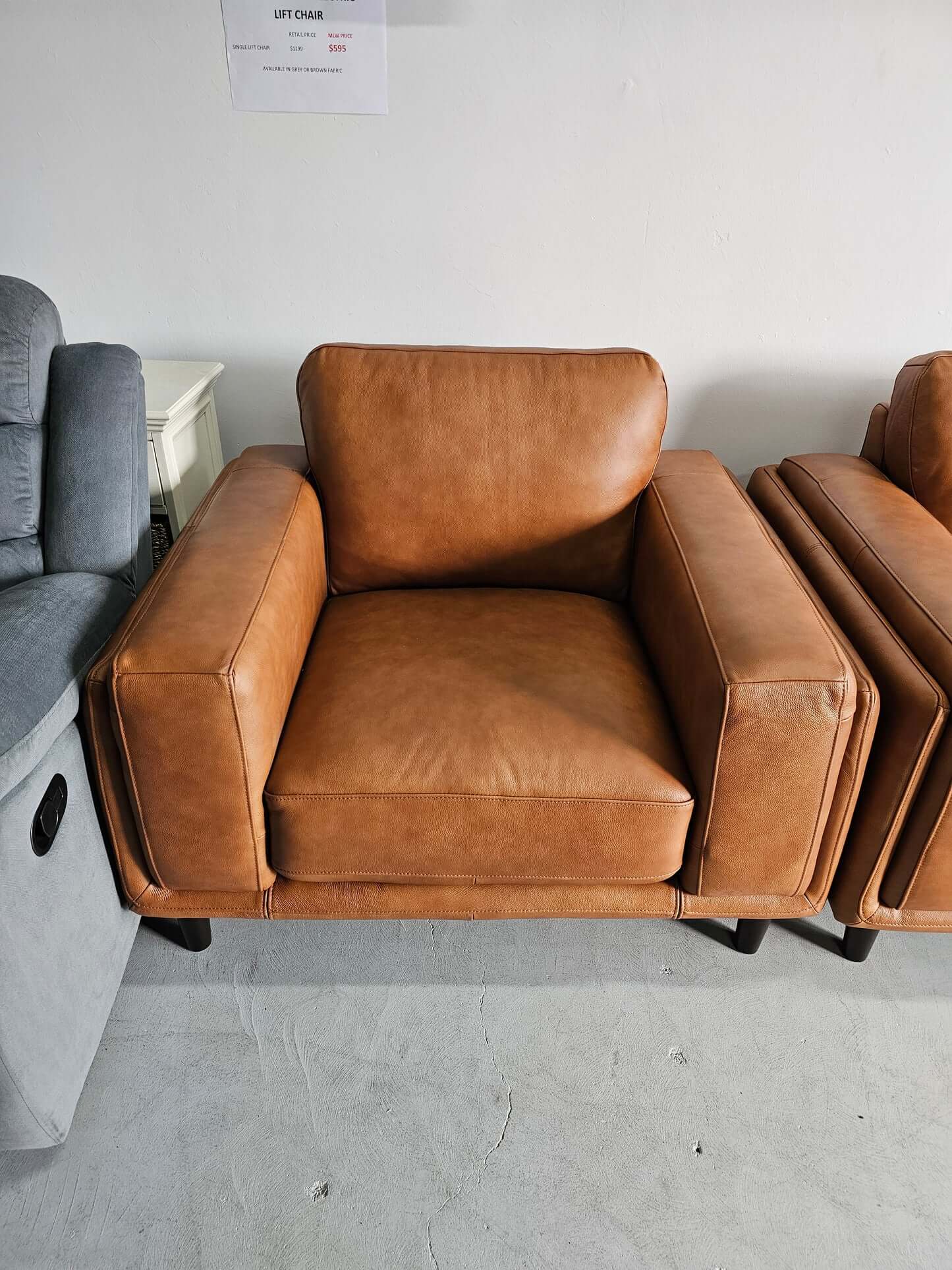 Danise Leather Sofa Lounge: Contemporary Elegance