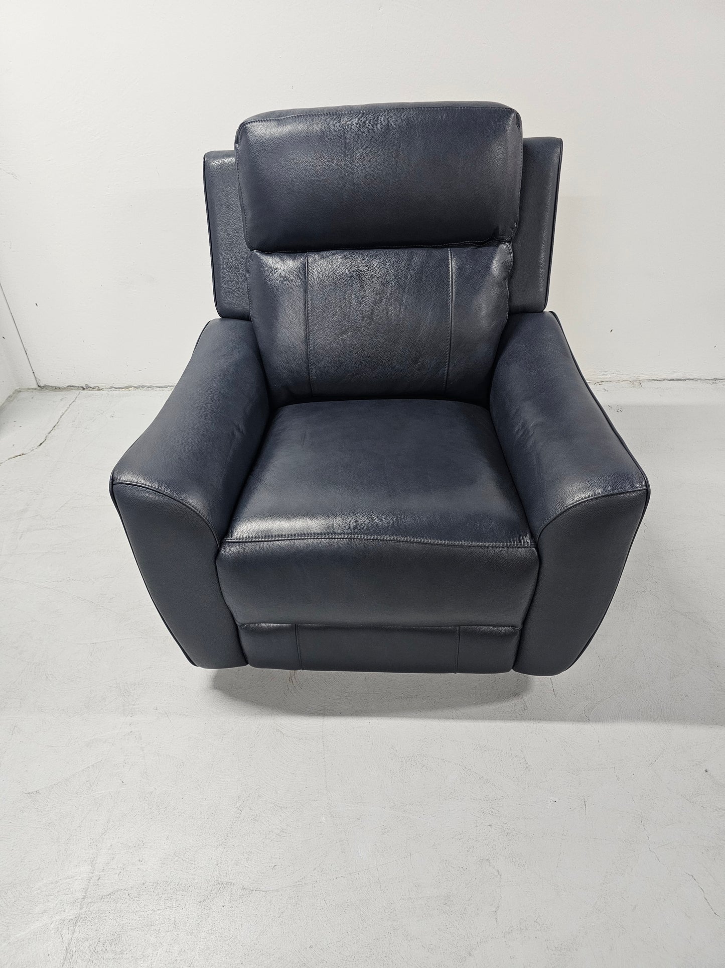 Richmond Leather Recliner Lounges