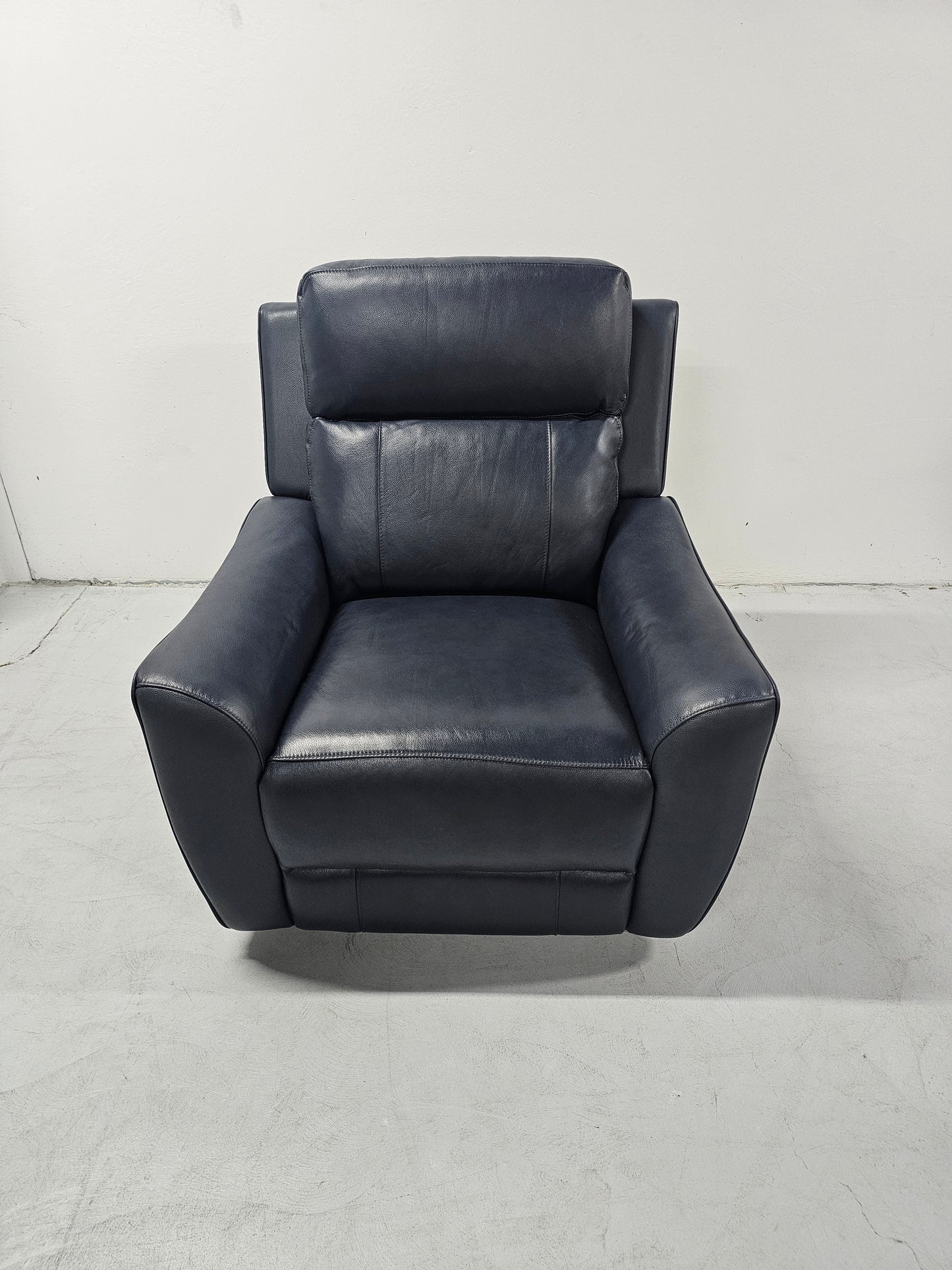 Richmond Leather Recliner Lounges