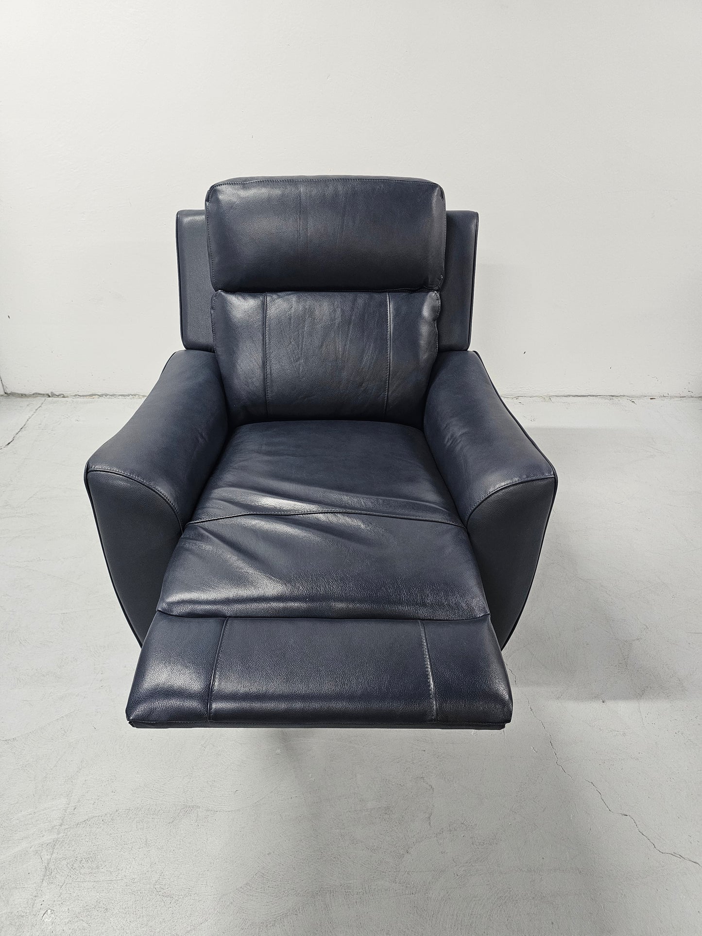 Richmond Leather Recliner Lounges