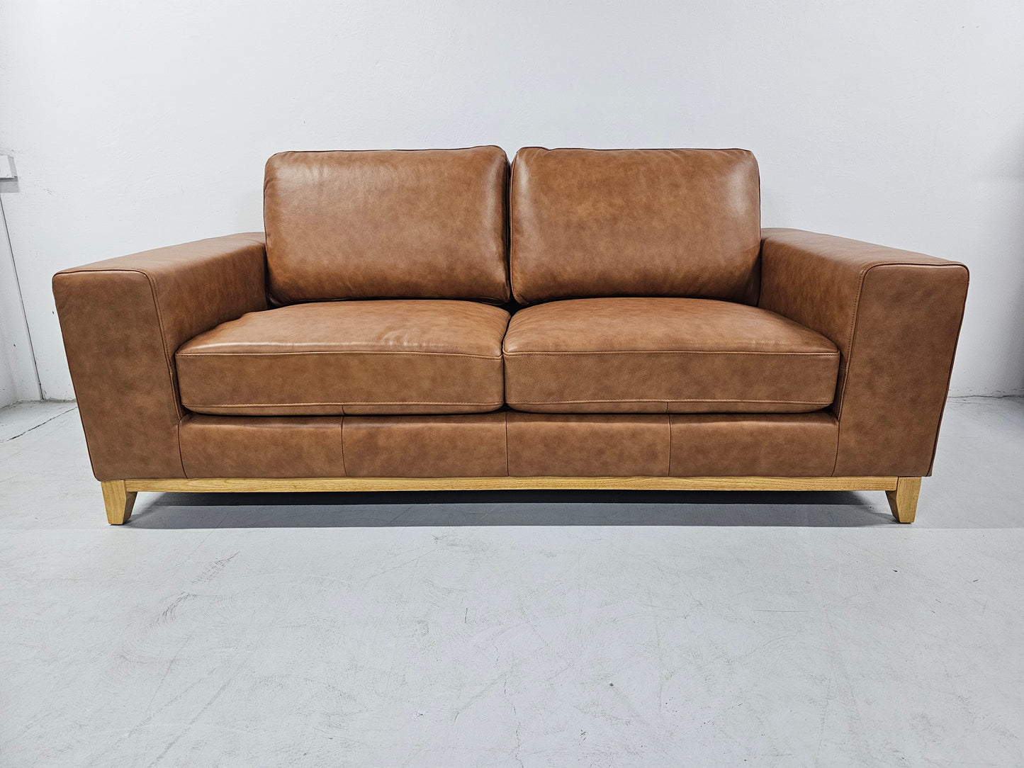 Bliss Leather Sofa Lounge: Contemporary Elegance