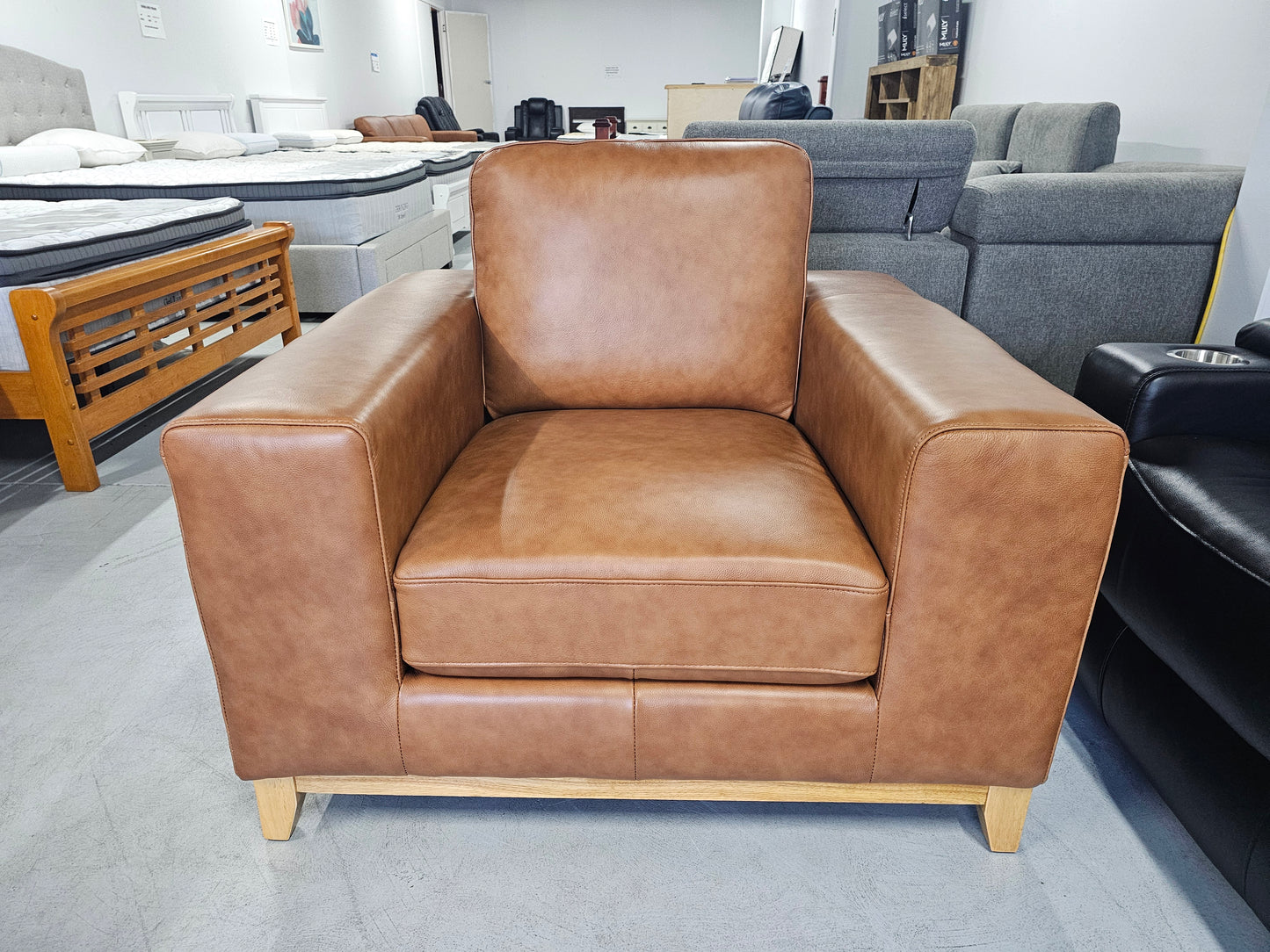 Bliss Leather Sofa Lounge: Contemporary Elegance