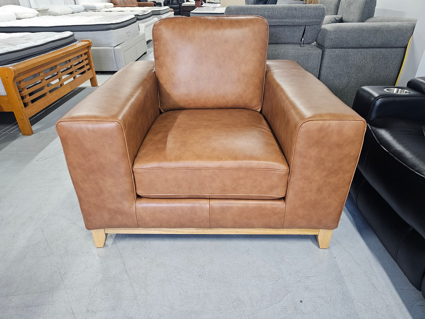 Bliss Leather Sofa Lounge: Contemporary Elegance