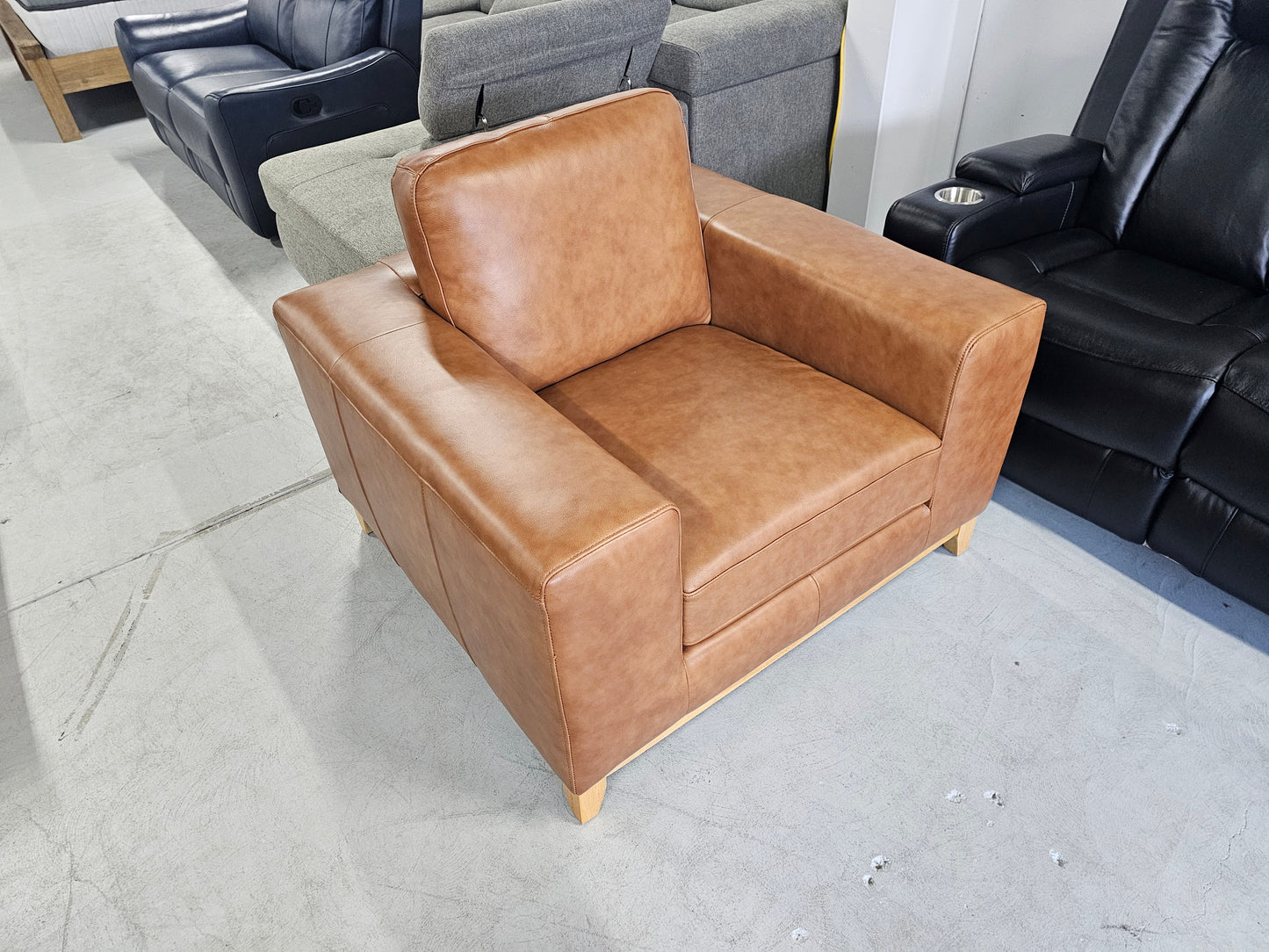 Bliss Leather Sofa Lounge: Contemporary Elegance