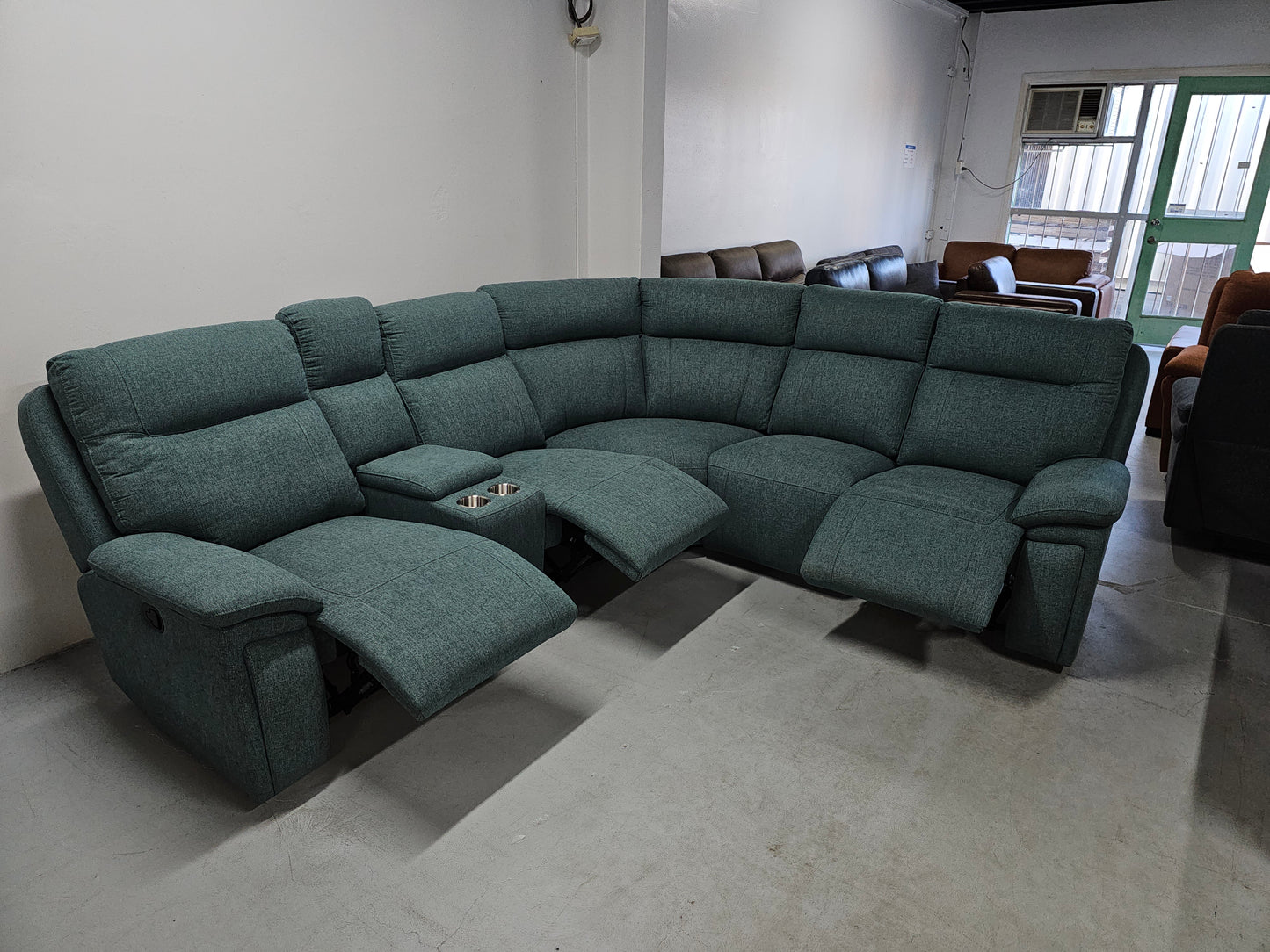Macy Corner Lounge: Comfort Meets Contemporary Design