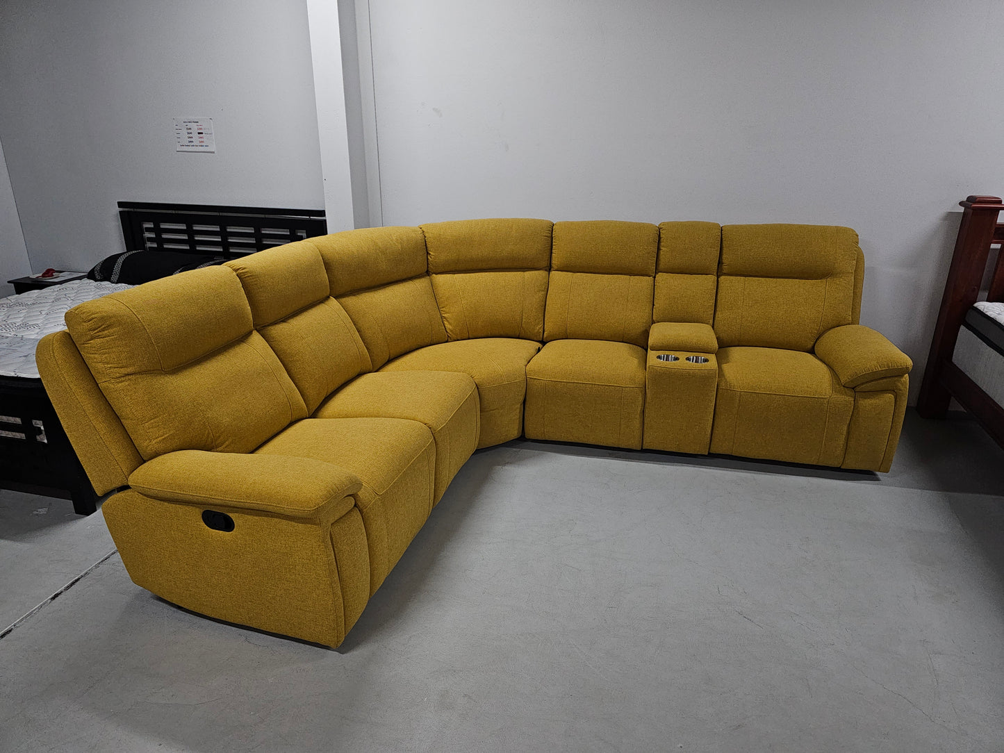 Macy Corner Lounge: Comfort Meets Contemporary Design