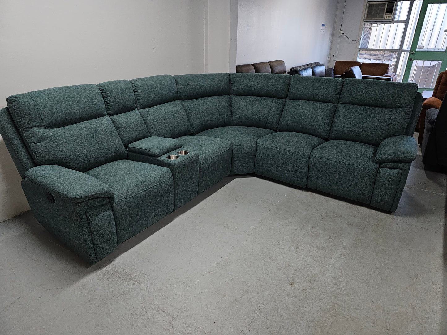 Macy Corner Lounge: Comfort Meets Contemporary Design