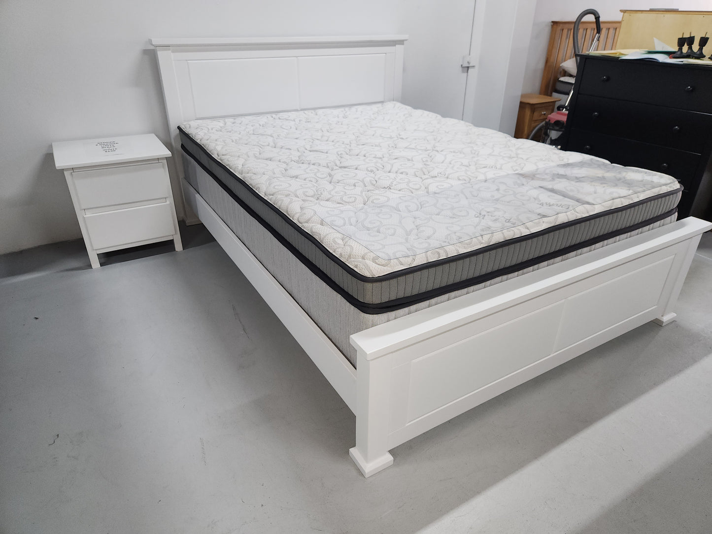 Whitehaven Bed
