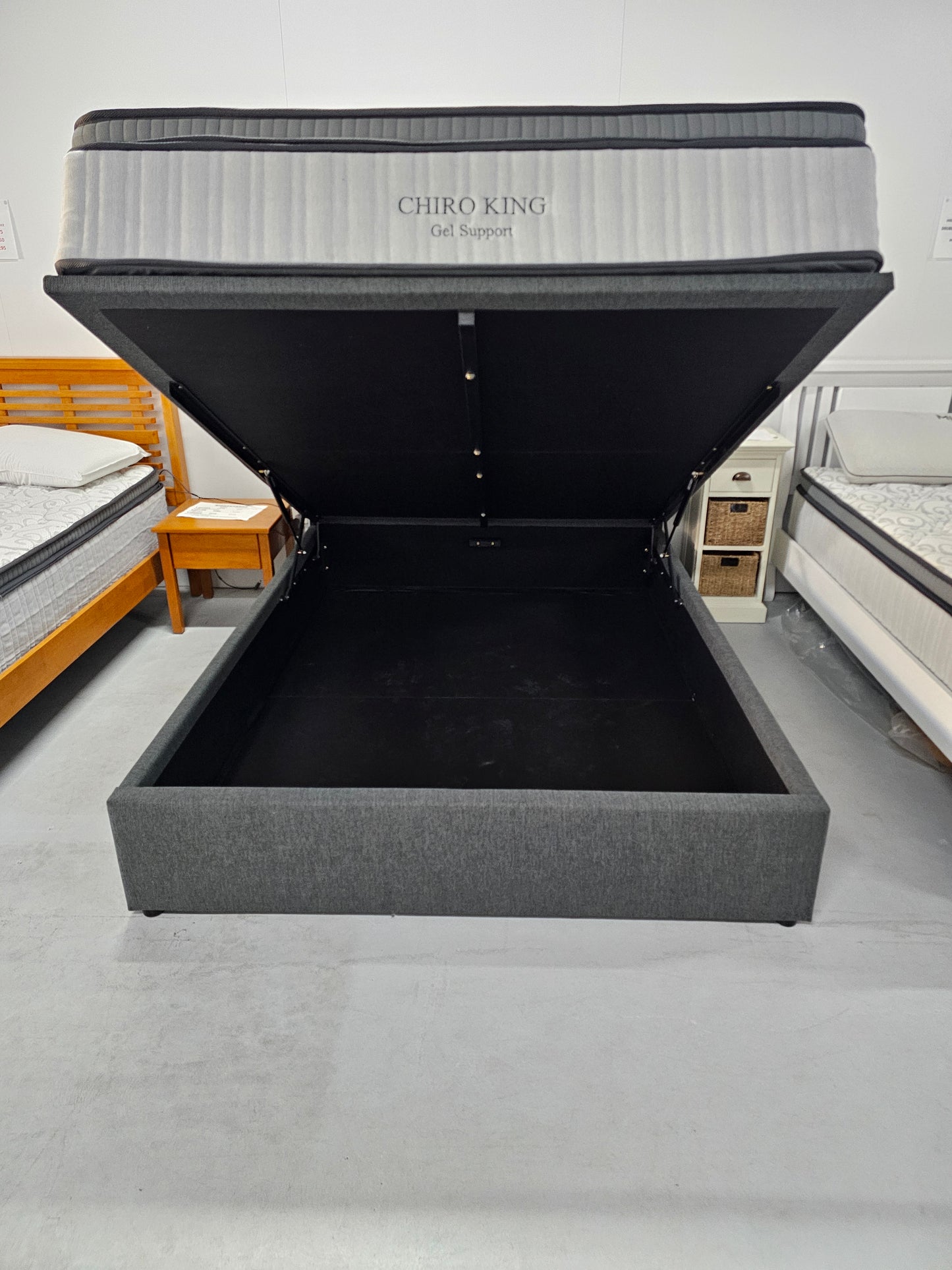 Hampton Gas Lift Bed